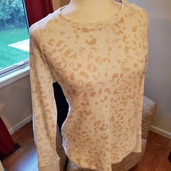 NWT Knox Rose Cream and Tan Henley Top Size Medium - Picture 9 of 12